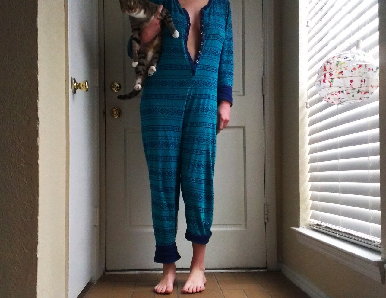 mademoisellesaule:  Onesies and Cats.  More of the onesie!