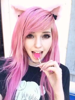 sexy-catgirls:  Lollipop