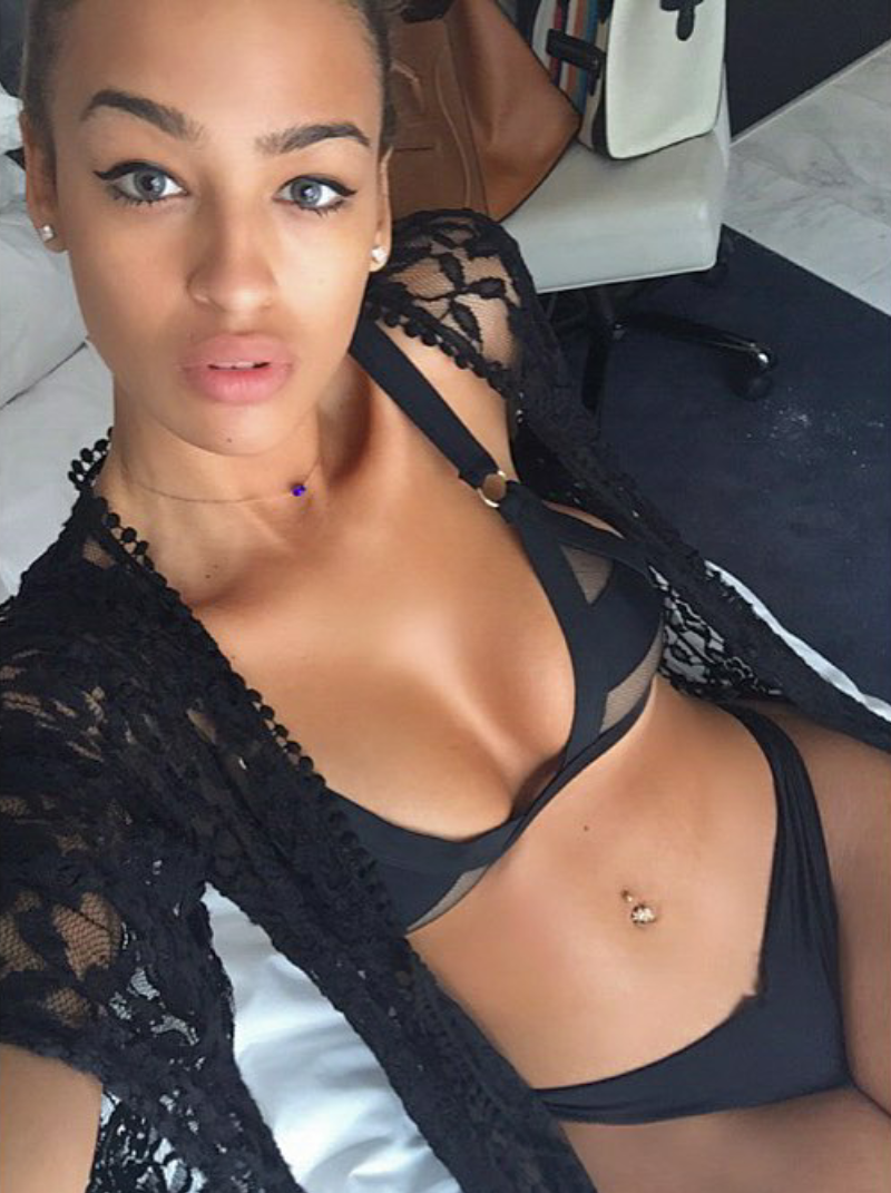 bikini-selfies:  Nicely tanned