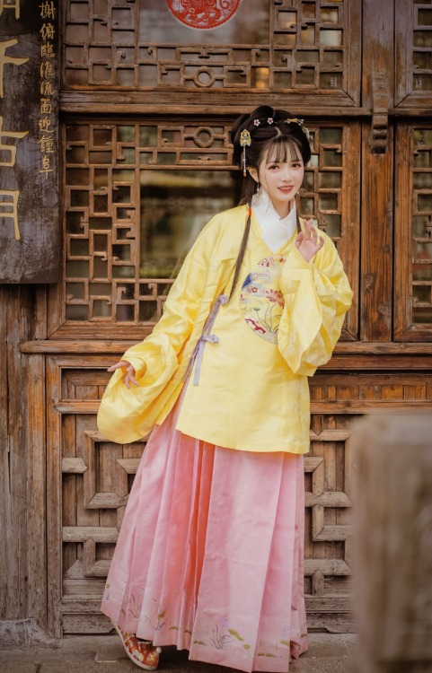 chinese hanfu for spring by 逍遥人啊