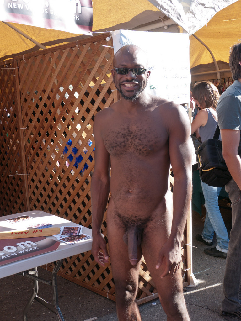 princesofebony:  September 28, 2014   Smiling Royal Naked joy and freedom