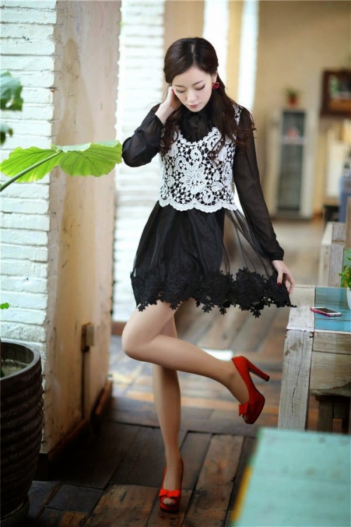 legsofheaven: asiancutefashion: (via high heels,cute dresses,lace,mini dress,short dress)