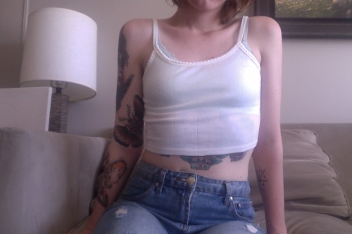 notxwelcome:*~old selfies from a day i felt h-o-t~*