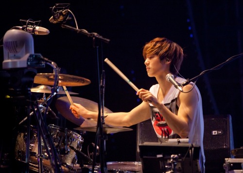 nmodddd:  130615 CNBLUE BLUE MOON LIVE IN Manila via : JUL_nuna