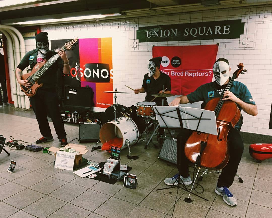 A thing I like about NYC is that I sometimes run into a band I like doing a set in my subway station