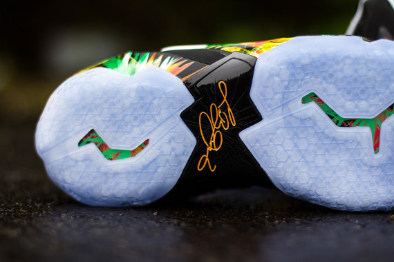 mrbasketballbrasil:  Nike LeBron 11 - Everglades. 