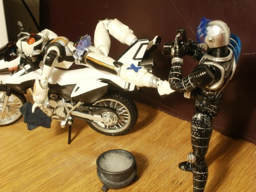 rungs:  opinionaisle:  You are my favorite person.  I second that  I need to do this with my kamen rider figurines owo