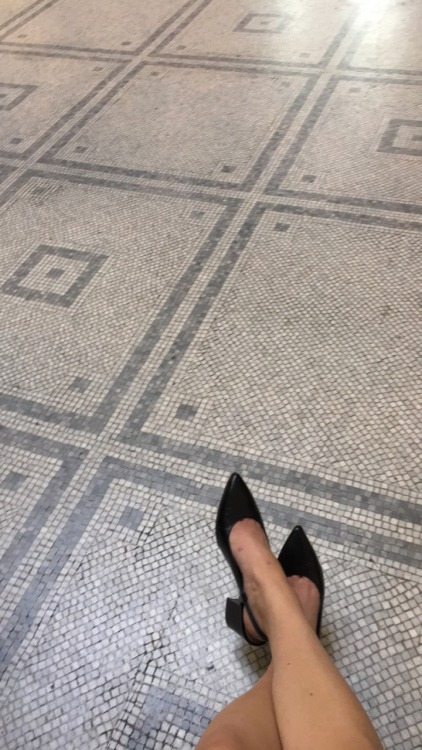 Leather heels in 30c heat is a bit messy but I’m at the V&A for a meeting and quite excited to w