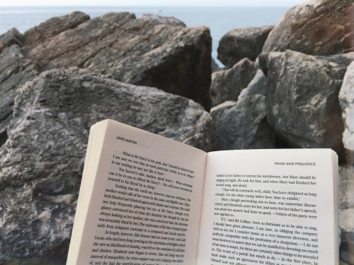 la-procrastinatrice:  here’s to my most productive days on the shores of portugal missing this