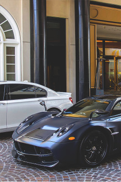 wearevanity:  Pagani Huayra © 