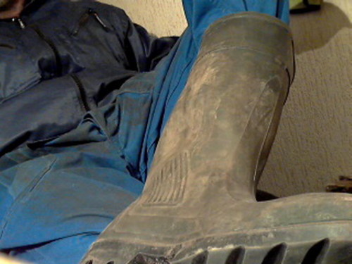 plasmahaufen:hmmm, great dirty rubber boots! wonderful!