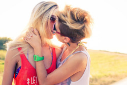 lipstick-lesbian:  ♀♡♀