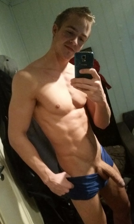 hungdownunder:  For more hot guys, follow me at:http://hungdownunder.tumblr.com/