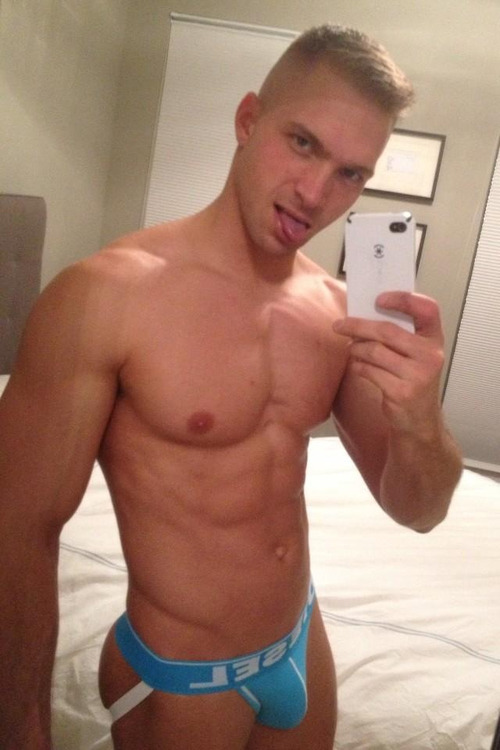 thatisveryhot:  Click here for more Hot Guys