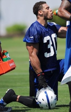 justchillingpapi:  Landry