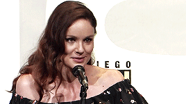 Happy Birthday, Sarah Wayne Callies! (June 1, 1977)