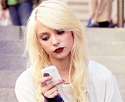 cesbeautes-blog:  Gossip Girl | How to succeed in bassness [3x07]. 