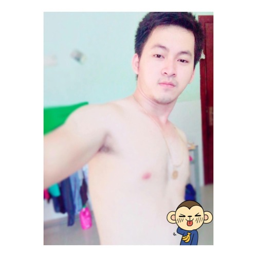 lyyaya: kevinkith: tytylove168: badboiz6eric: titi090: Jop bat hehe Kob mong bong yang  I have his o