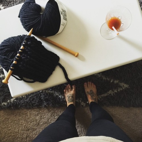 woolenthoughts: Knitting a simple brioche scarf, bloody Mary’s and watching “Breakfast at Tiffany’s”