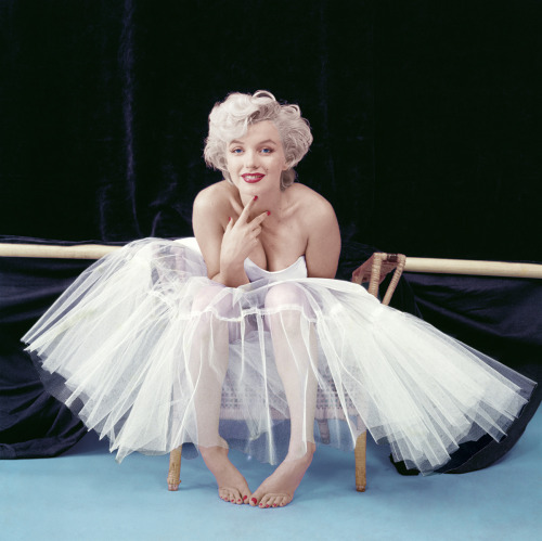 hqmarilyn:      Marilyn Monoe wearing a white Anne Klein ballet dress (which was too small for her), photographed by Milton Greene in his studio, Lexington Avenue, NYC, September 1954.   