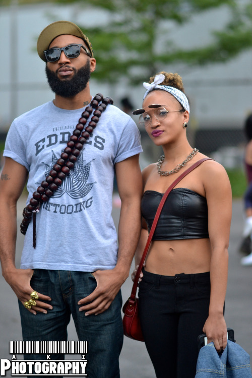 whitegirlsaintshit: whitegirlsaintshit: why he got a bindi on? :/ wait nvm i got a piece of dorito o