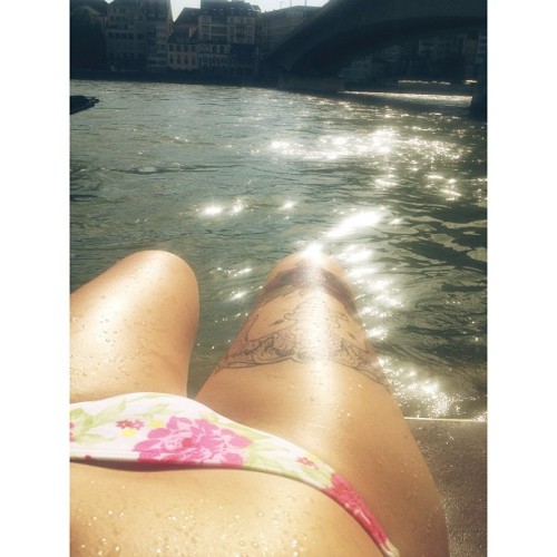 I hope you enjoyed the sun like I did ❤ #legs #basel #switzerland #rhein #tattoos #nisisaint