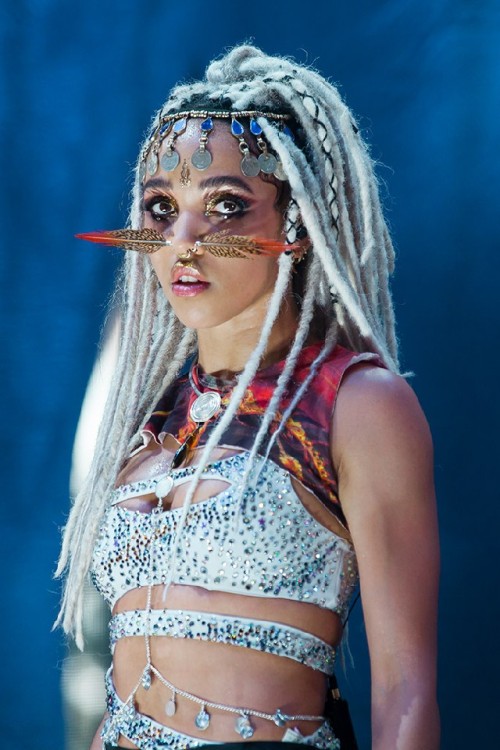lostwig:  FKA twigs during the Radiant Me² tour.
