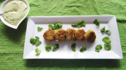vegan-yums:  Quinoa Falafel with Avocado