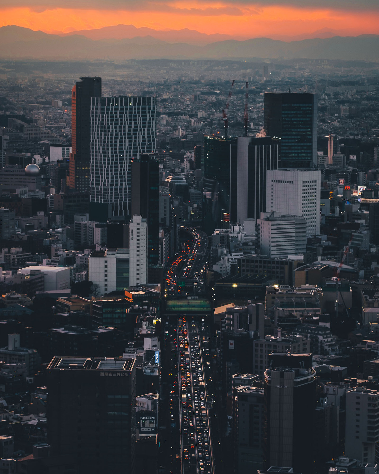 takashiyasui:  Tokyo sunset