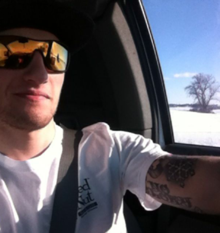 straightdudesnudes:  God I love a white boy who makes sexting easy. Riley immediately began to show off the goods. And trust me you’re going to want to see his cum shot video. Let me know how badly you wanna see by your replies!