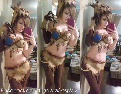 league-of-legends-sexy-girls:Fiddlestick Cosplay