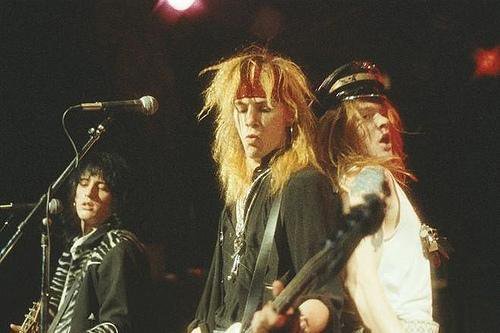 hipsters-not-allowed:  Izzy,Duff and Axl 