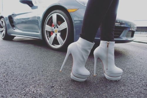 engineeringinheels: A few shades of grey in @yaroseshulzhenkoworld Platform Booties! #yaroseshulzhen