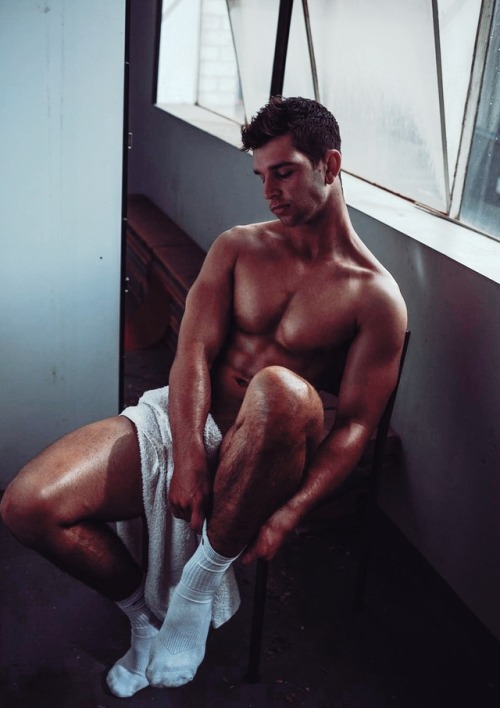 socksandskin:https://socksandskin.tumblr.com/