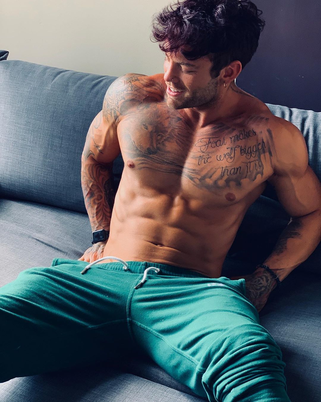 thehottestmenaround:Dustin Mcneerhttps://www.instagram.com/markdmafia/