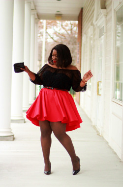 shapely-chic-sheri:  {New Post} Featuring my holiday style with this lovely red skater skirt » http://bit.ly/1zSuMwT 