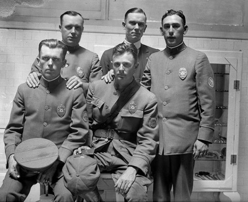 LA Cops after shoot-out with bank robbers, 1920