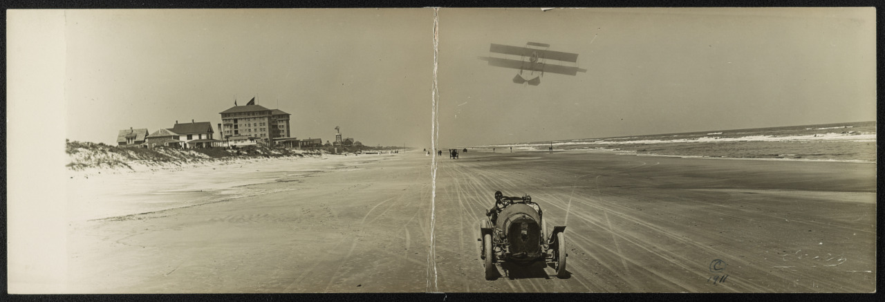 onceuponatown:  Daytona Beach, 1911. 