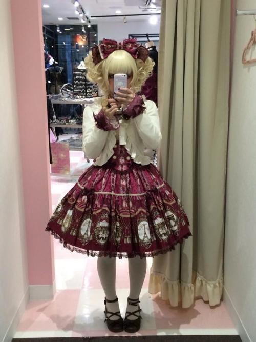 lolitahime:  makoto_lolita in Cameo Window