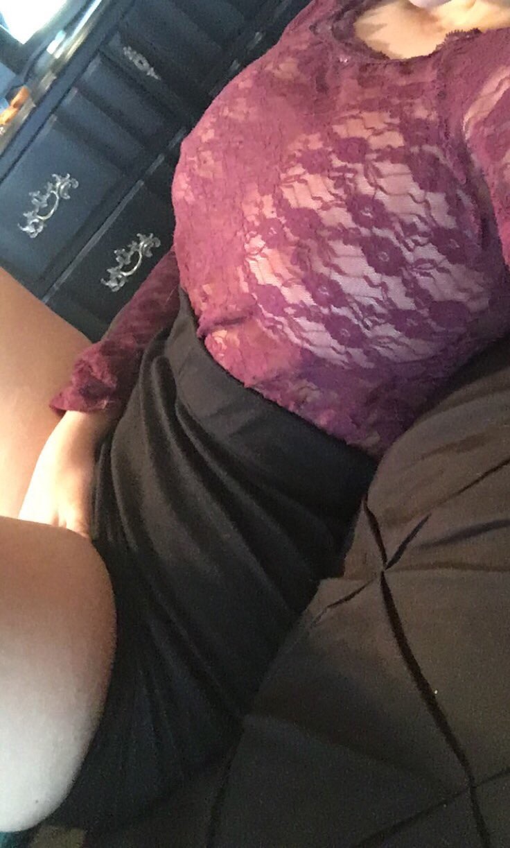 naughtyohiobaby:  Thinking of oomf 😏 you know who you are 😈