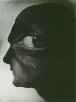 inneroptics:    head in profile, around 1957- edmund kesting 