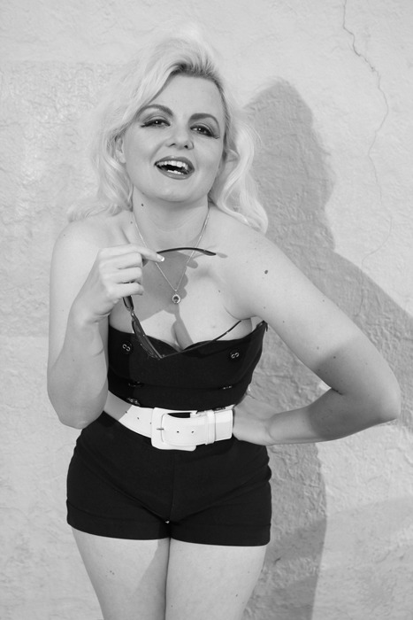 CURVY HOT GIRLS