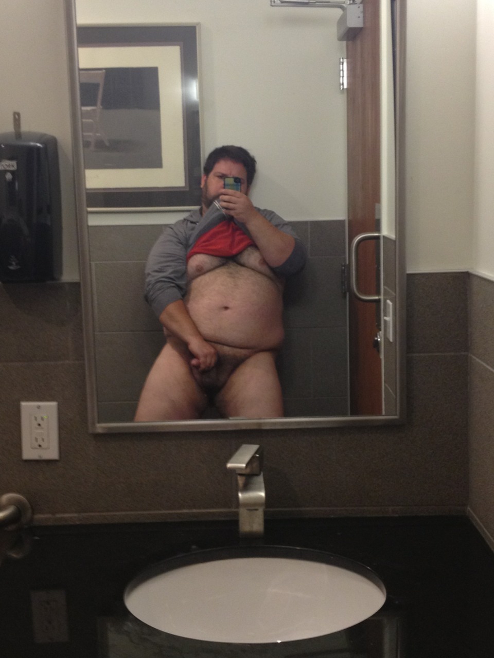 superbears:  chubbyaddiction:  Oh my goodness, hotness explosion…  Super Cute Bear