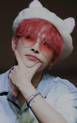 Hongjoong (ATEEZ)credit - fairyland