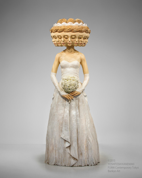 fujiwara57: Sculpture en bois “Congratulation Caprice”, 2015, de Kanemaki Yoshitoshi 金巻芳俊 (1972 - ).