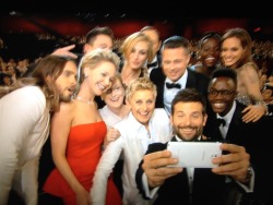 Strawberrycupcakeprincess:  Best Oscar Selfie 