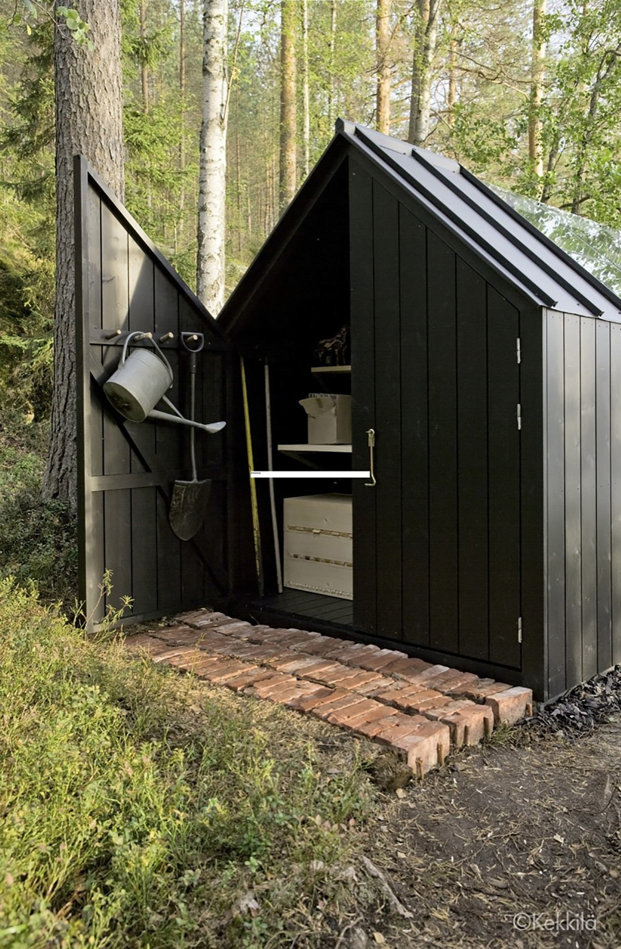 kingspongy:  indigomuva:   archatlas:    Kekkilä Green Shed Linda Bergroth + Ville