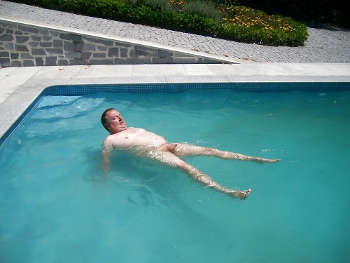 chuboldbear: robrobbyrob50: …on a hot afternoon, your Dad was cleaning the pool, he takes off his s