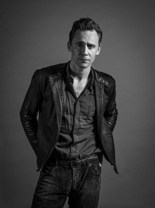 lizabuffw: torrilla:Tom Hiddleston by Andy Gotts [HQ] Andy Gotts really likes to play with shadows. 