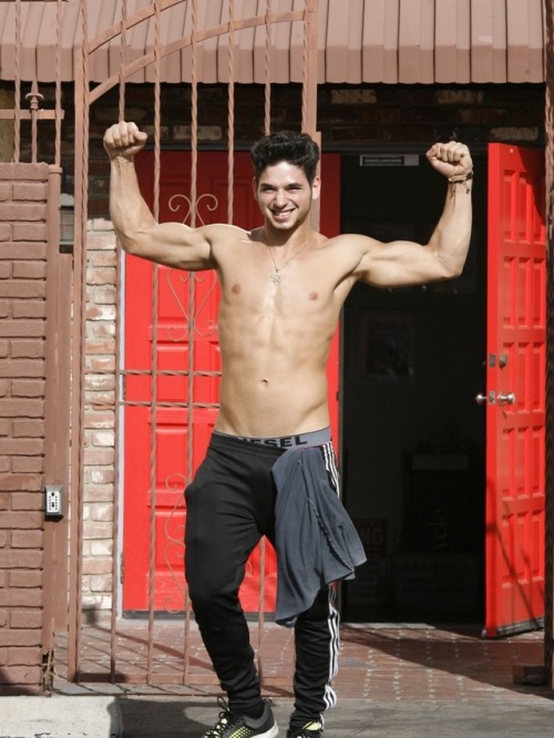 dreamhotmen:   Alan Bersten - Dancer  dreamhotmen.tumblr.com/submit 